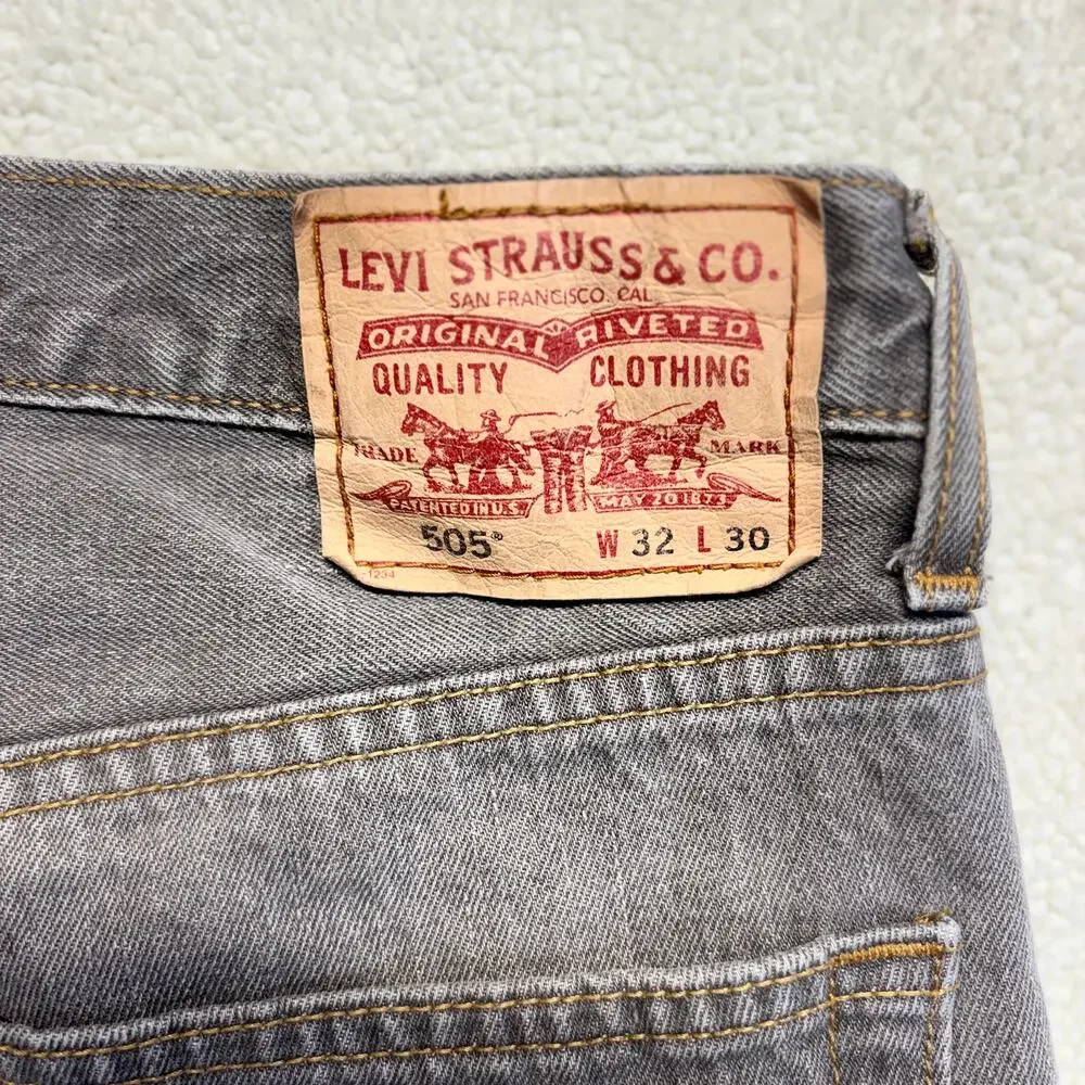 Vintage Levi's 505 Jeans Mens 32x30 Gray Straight Regular Fit Denim Y2k Hongkong
